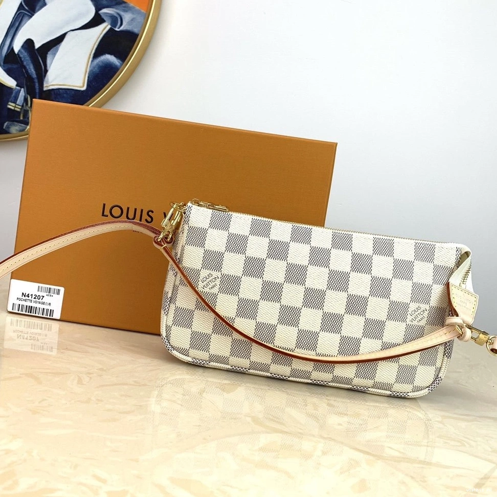 WIS Vuitton Louis POCHETTE ACCESSOIRES 0102